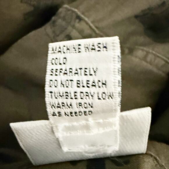 CHICO'S DESIGN | Olive Army Green Black Print Abstract Button Down | Size 3, XL - Picture 6 of 7